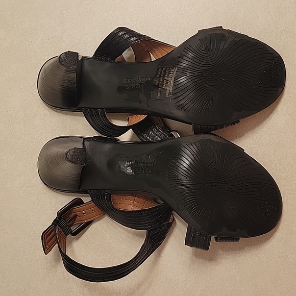 Beautiful high heeled sandals - Picture 5 of 5